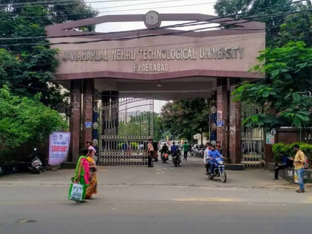 बम धमकी के बाद JNTU कैंपस में जांच