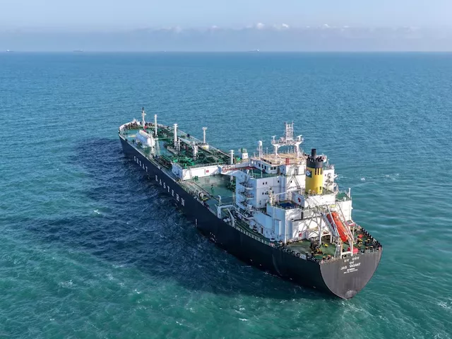 हॉर्मुज़ जलडमरूमध्य के खुलने को लेकर तीन संभावित परिदृश्य सामने आए, जो वैश्विक तेल आपूर्ति को प्रभावित कर सकते हैं।