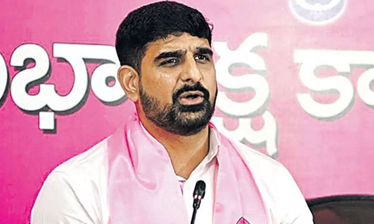 कौशिक रेड्डी को नोटिस जारी करती सीआईडी पुलिस