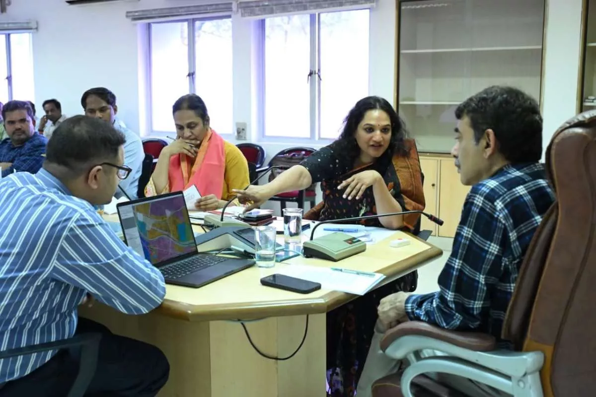 साइबराबाद नगर निगम की स्थायी समिति की बैठक का दृश्य