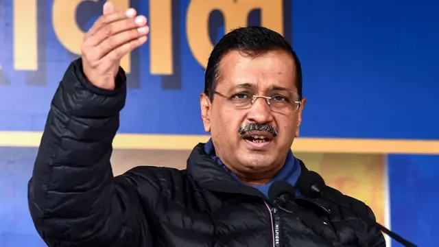 केजरीवाल ने चुनाव आयोग पर भाजपा से निर्देश लेने का आरोप लगाया