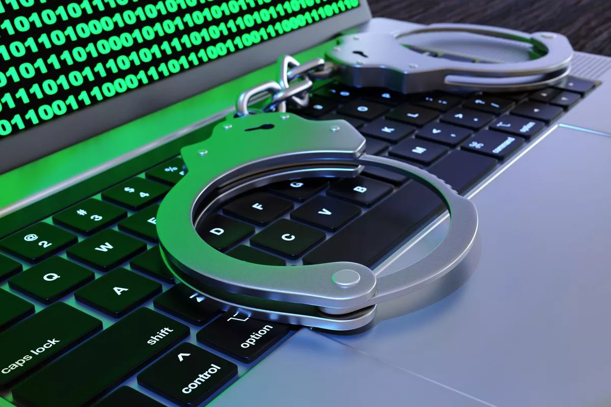 दिल्ली में फर्जी कॉल सेंटर का भंडाफोड़, 19 गिरफ्तार