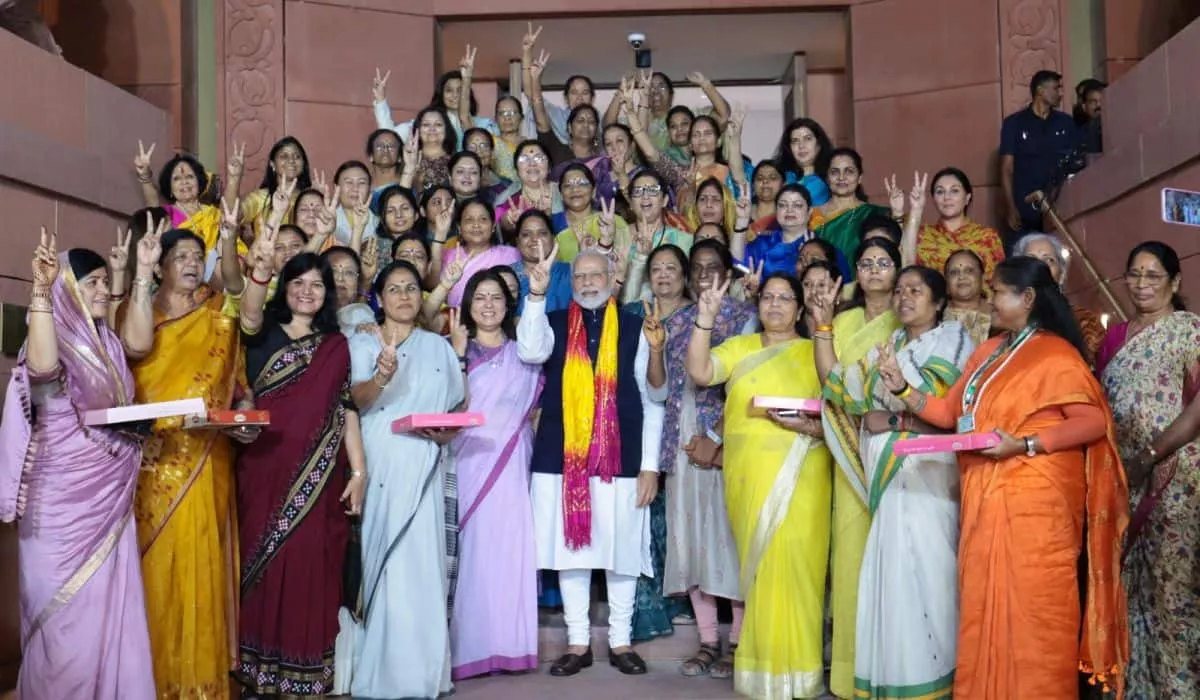 संसद में महिला आरक्षण बिल पर चर्चा और समर्थन।