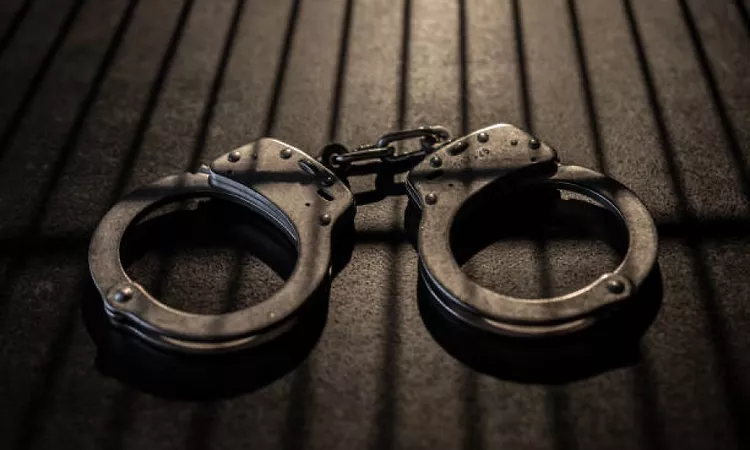 नोएडा मुठभेड़: 4 बदमाश गिरफ्तार, दो घायल