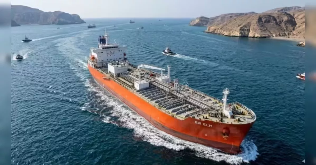 ईरान-अमेरिका युद्धविराम के बाद ‘जग विक्रम’ ने होर्मुज पार किया