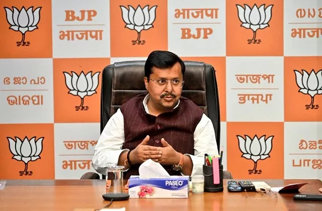 नितिन नवीन ने फुले के योगदान को सराहा महिला सशक्तीकरण में