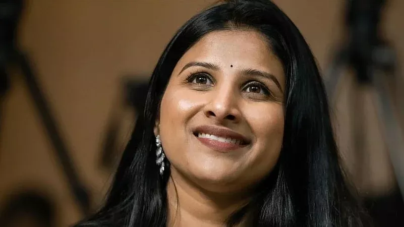 गायिका मंगिली पर ठगी मामले में कार्रवाई