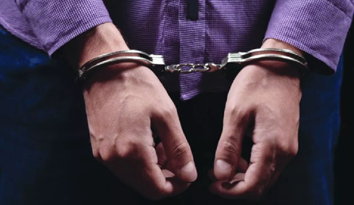 हैदराबाद में अवैध शराब बिक्री पर कार्रवाई, आरोपी गिरफ्तार