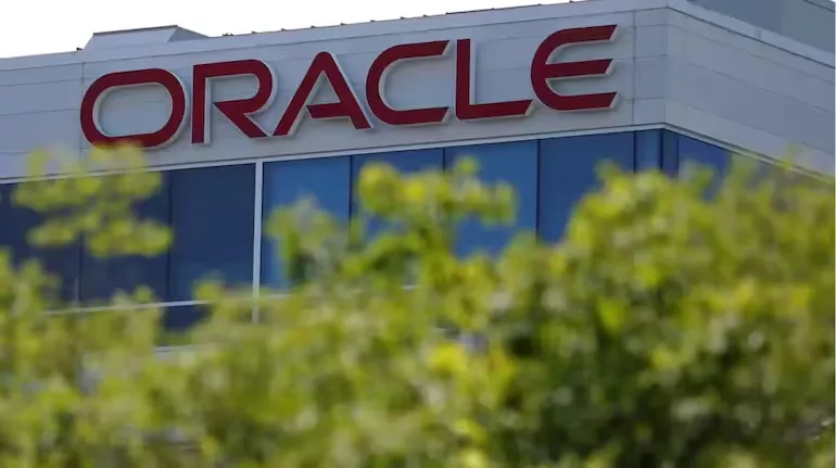 एक ईमेल में 30,000 नौकरियां खत्म, भारत में 12,000 प्रभावित