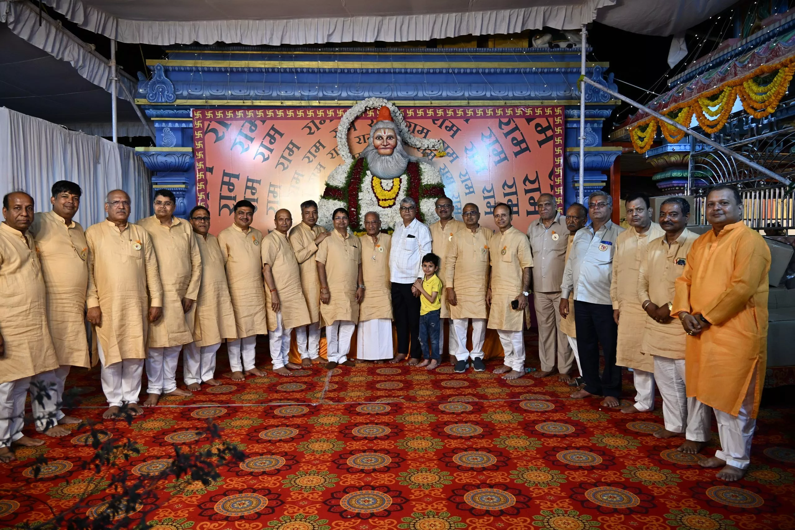 हनुमान जन्मोत्सव पर भव्य पूजा और भजन कार्यक्रम