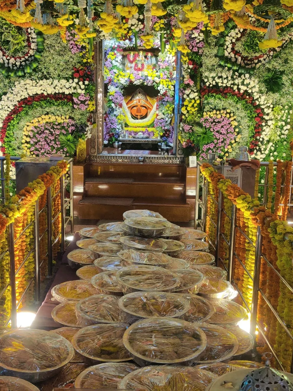 हनुमान जन्मोत्सव पर मंदिर में विशेष पूजा और आरती