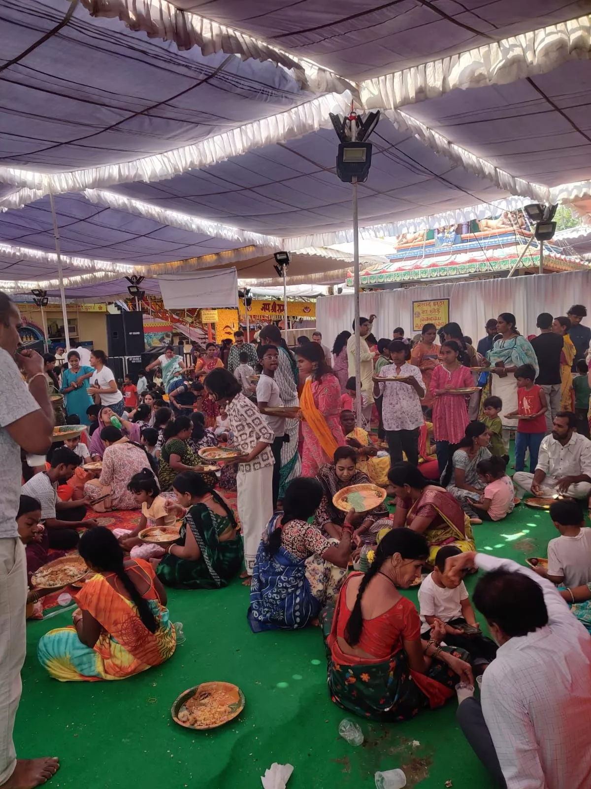 हनुमान जन्मोत्सव पर मंदिर में विशेष पूजा और आरती