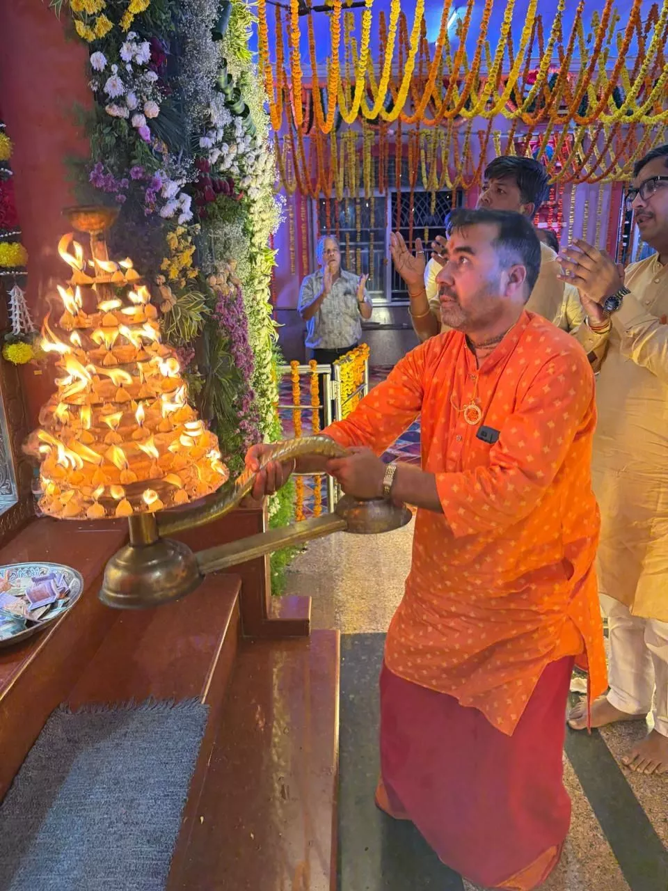 हनुमान जन्मोत्सव पर मंदिर में विशेष पूजा और आरती