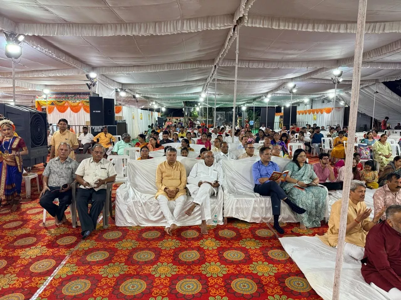 हनुमान जन्मोत्सव पर मंदिर में विशेष पूजा और आरती