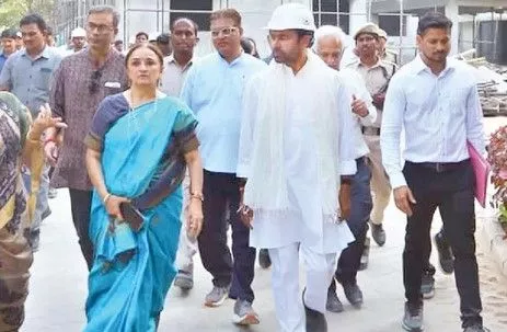 माधापुर में नए सांस्कृतिक केंद्र निर्माण कार्य की समीक्षा