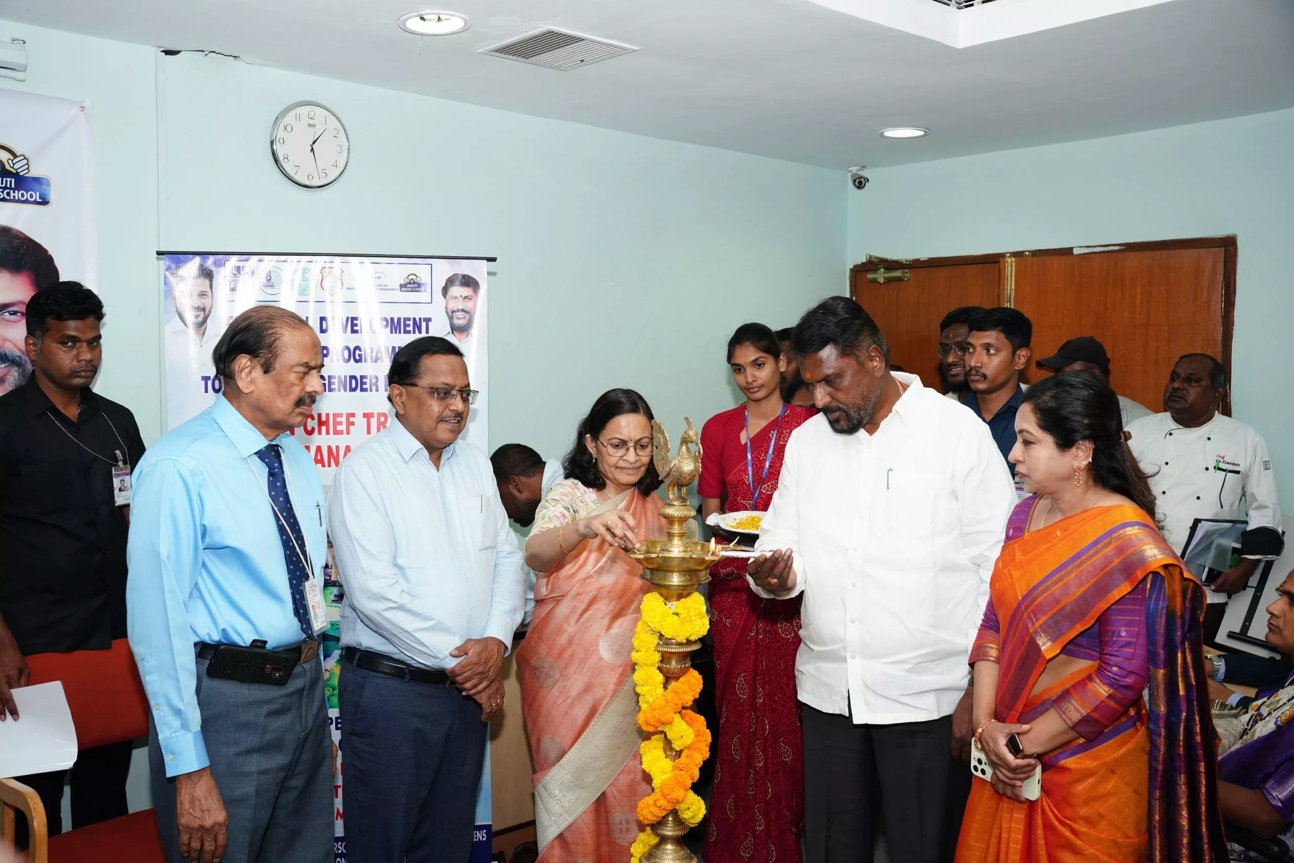 ट्रांसजेंडरों के लिए आयोजित कौशल प्रशिक्षण कार्यक्रम