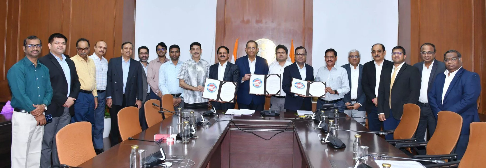 हैदराबाद मेट्रो रेल का दृश्य और ट्रेन संचालन