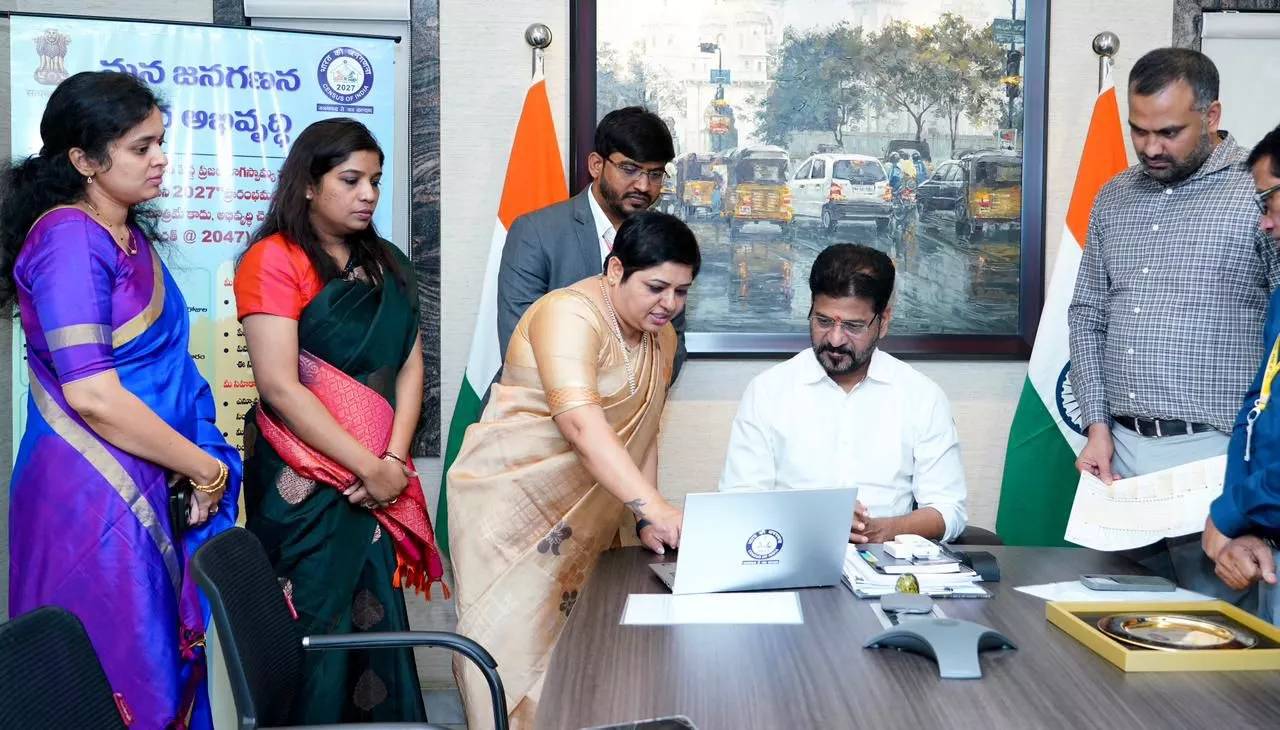 मुख्यमंत्री ने जनगणना में ऑनलाइन विवरण दर्ज किया