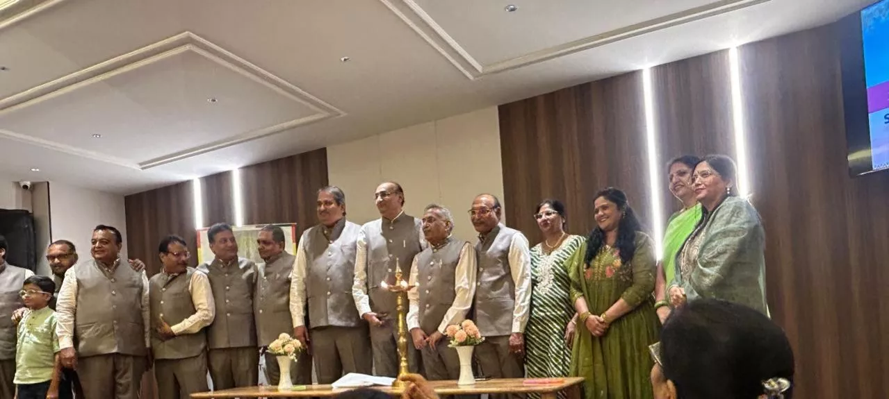 युवा संगठन शपथ ग्रहण समारोह का दृश्य