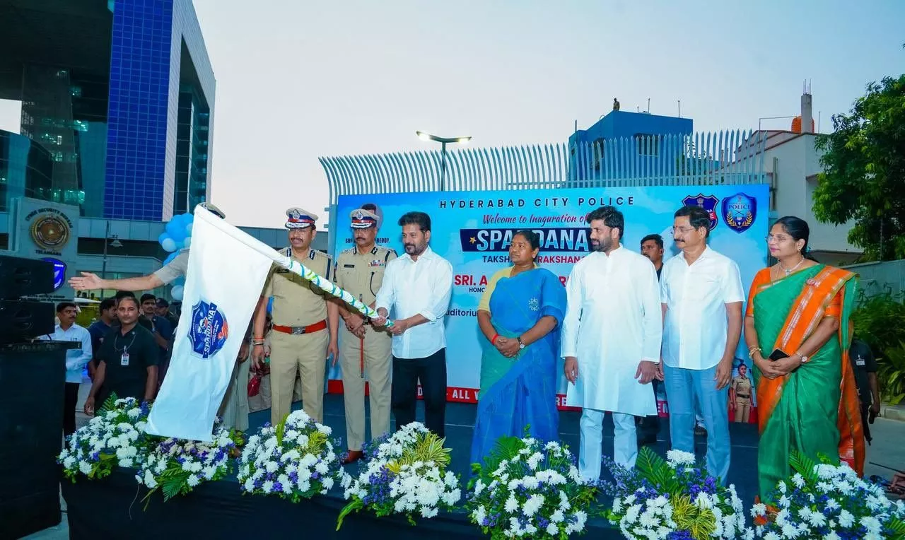 सीएम रेवंत रेड्डी ने स्पंदना टीमों को रवाना किया