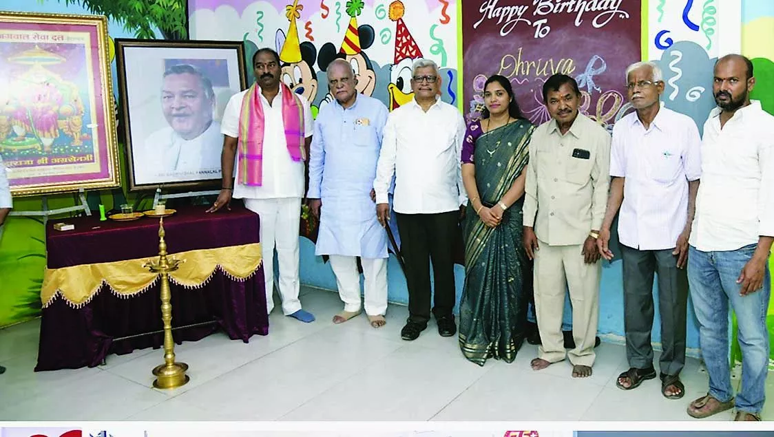 लिंगोजीगुड़ा में नि:शुल्क स्वास्थ्य शिविर का दृश्य