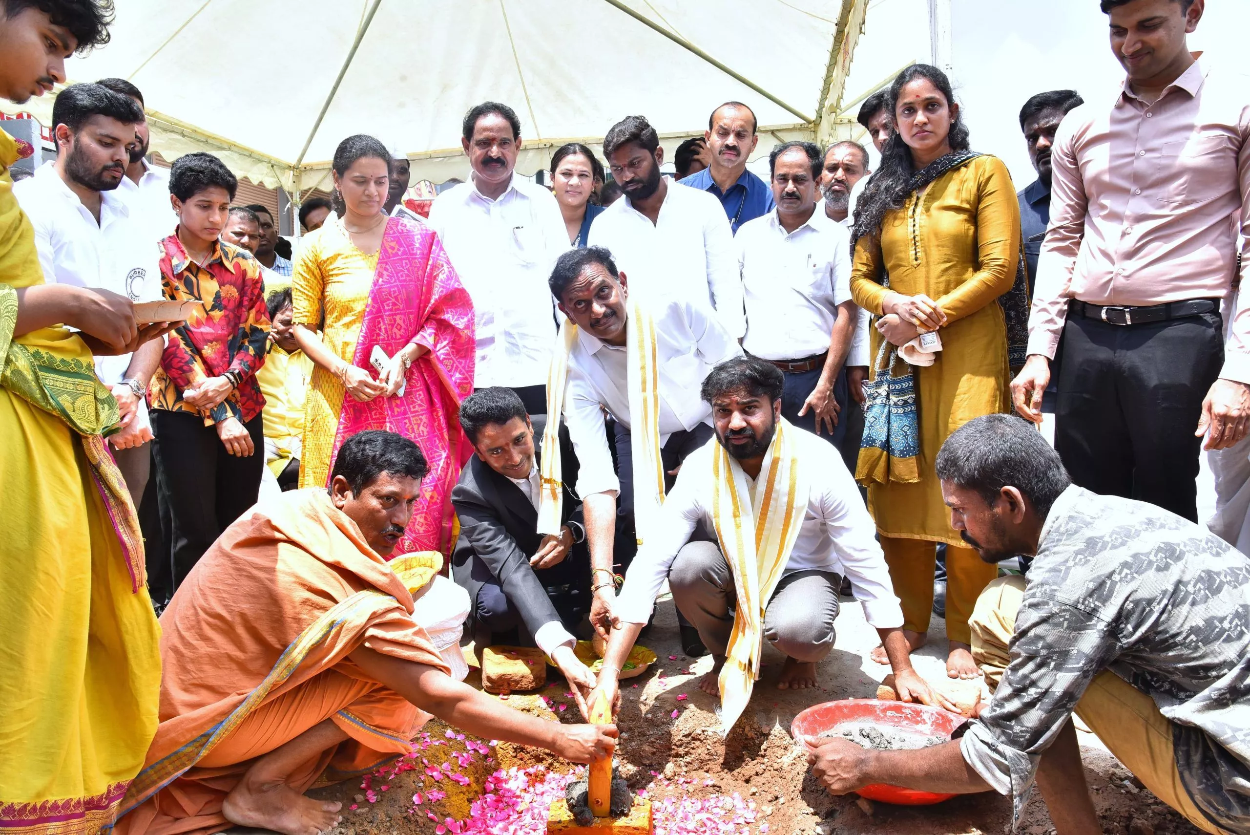 मंडीपल्ली रामप्रसाद ने IGMC स्टेडियम का शिलान्यास किया