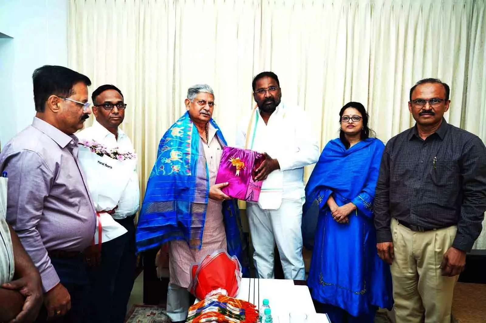 केंद्रीय मंत्री और तेलंगाना मंत्री की बैठक