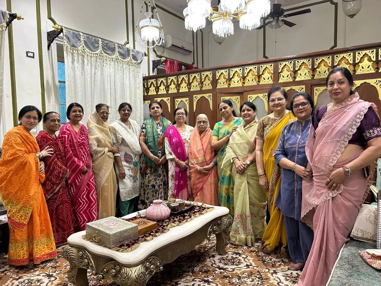 महिला विभाग की बोर्ड मीटिंग में सदस्य उपस्थित
