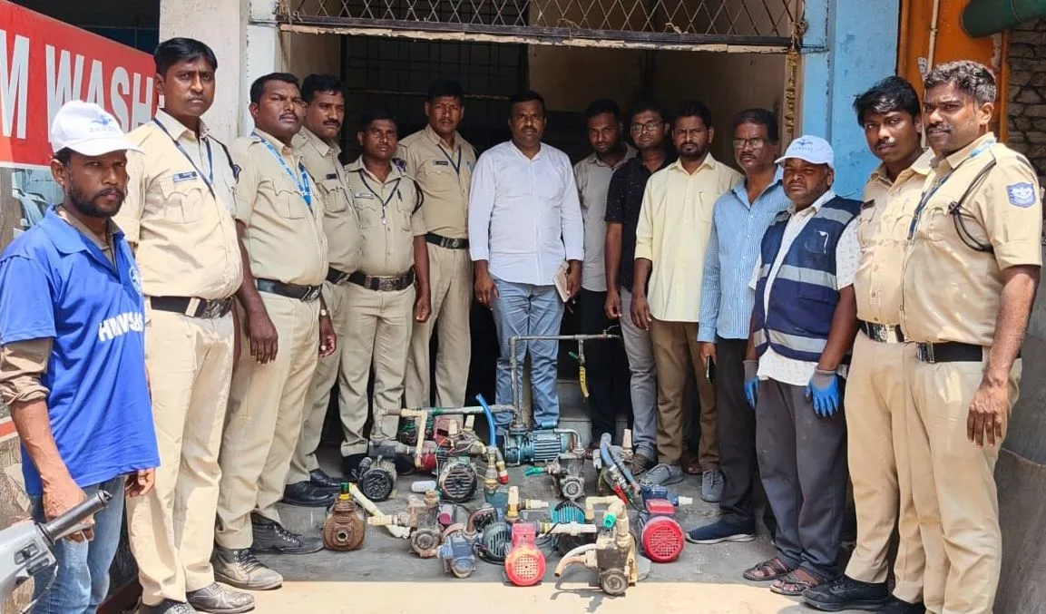 पानी की पाइपलाइन से जुड़ी अवैध मोटर जब्त