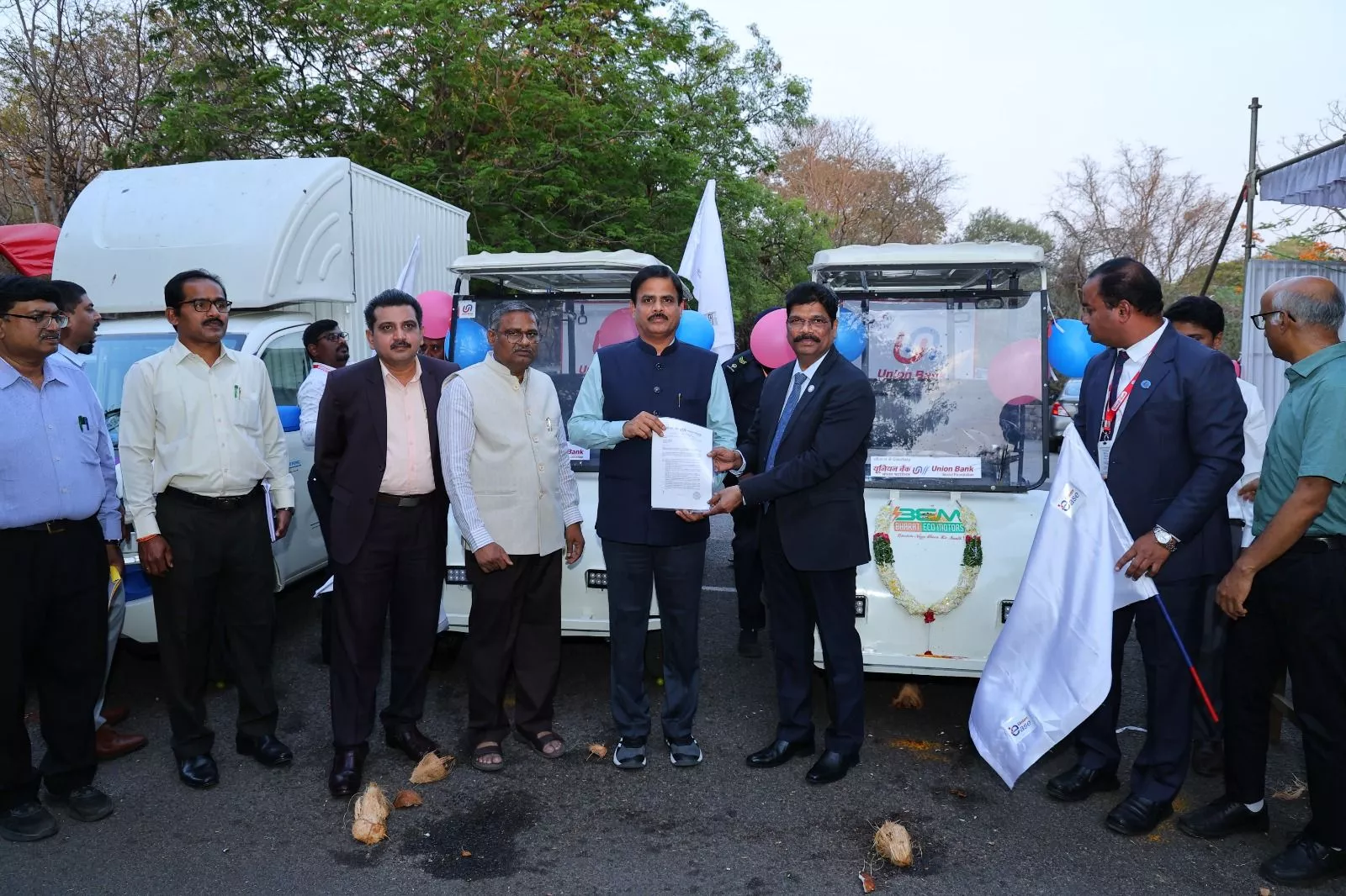 उस्मानिया यूनिवर्सिटी में इलेक्ट्रिक बग्गियों का शुभारंभ