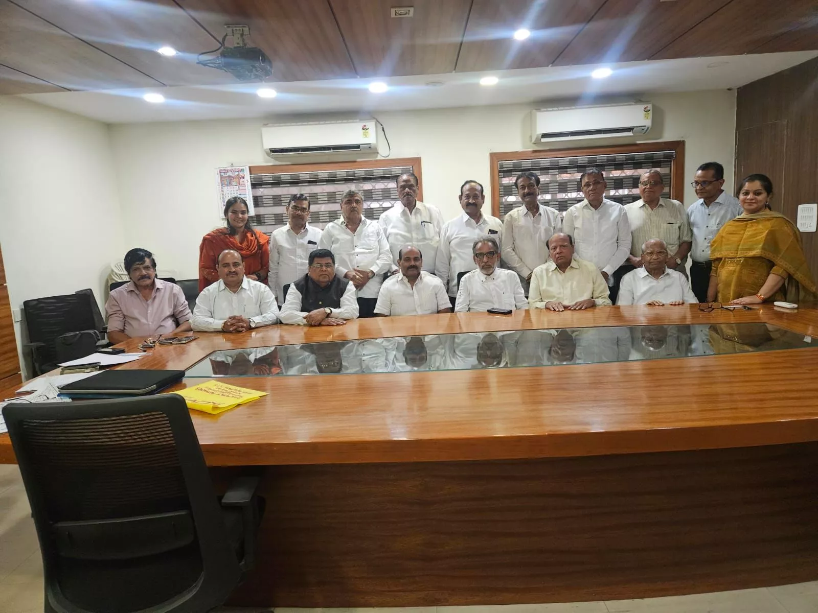 एपी महाजन्स बैंक में नए पदाधिकारियों का चुनाव