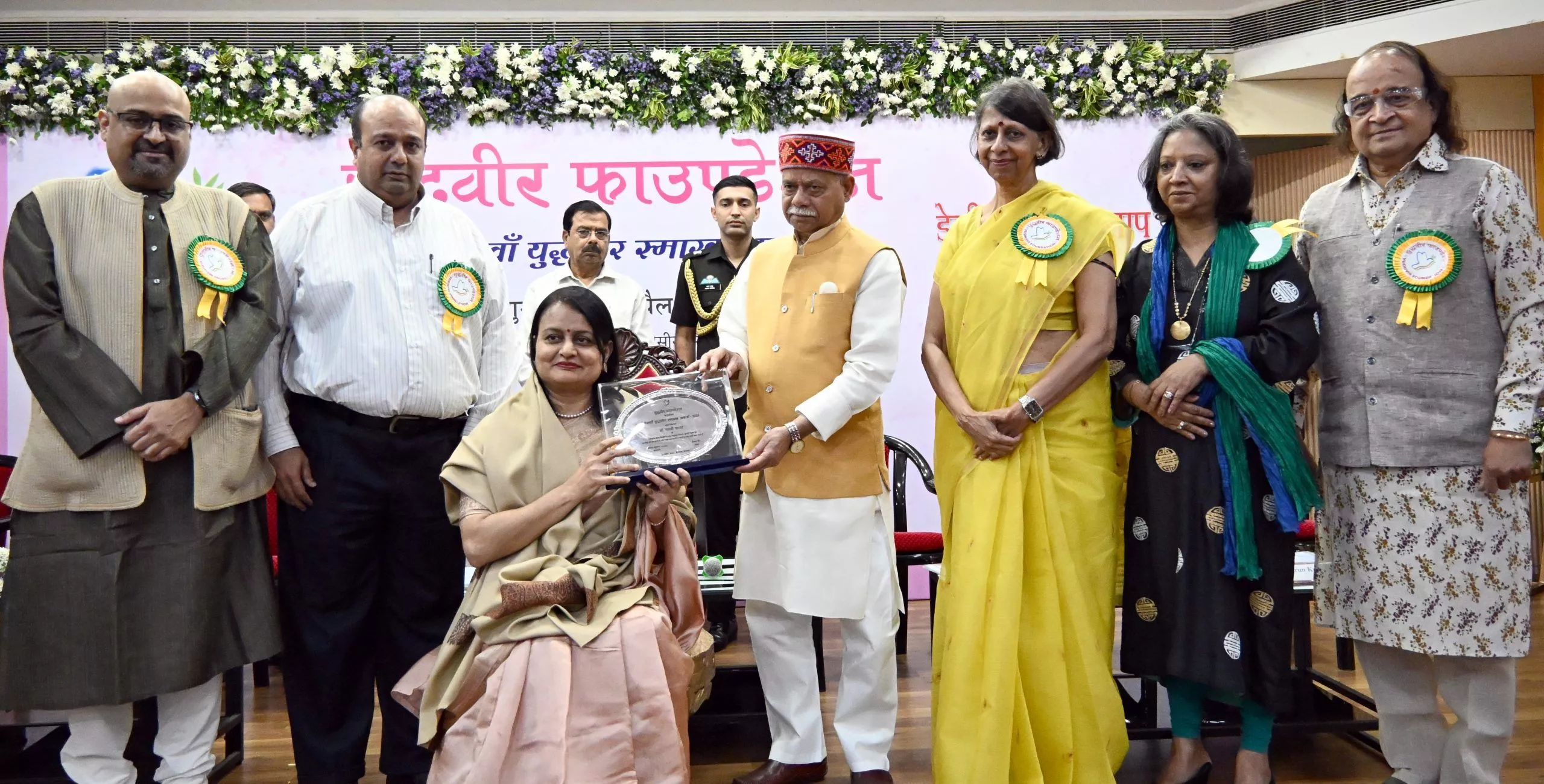डॉ. गायत्री पालाट को राज्यपाल ने किया सम्मानित