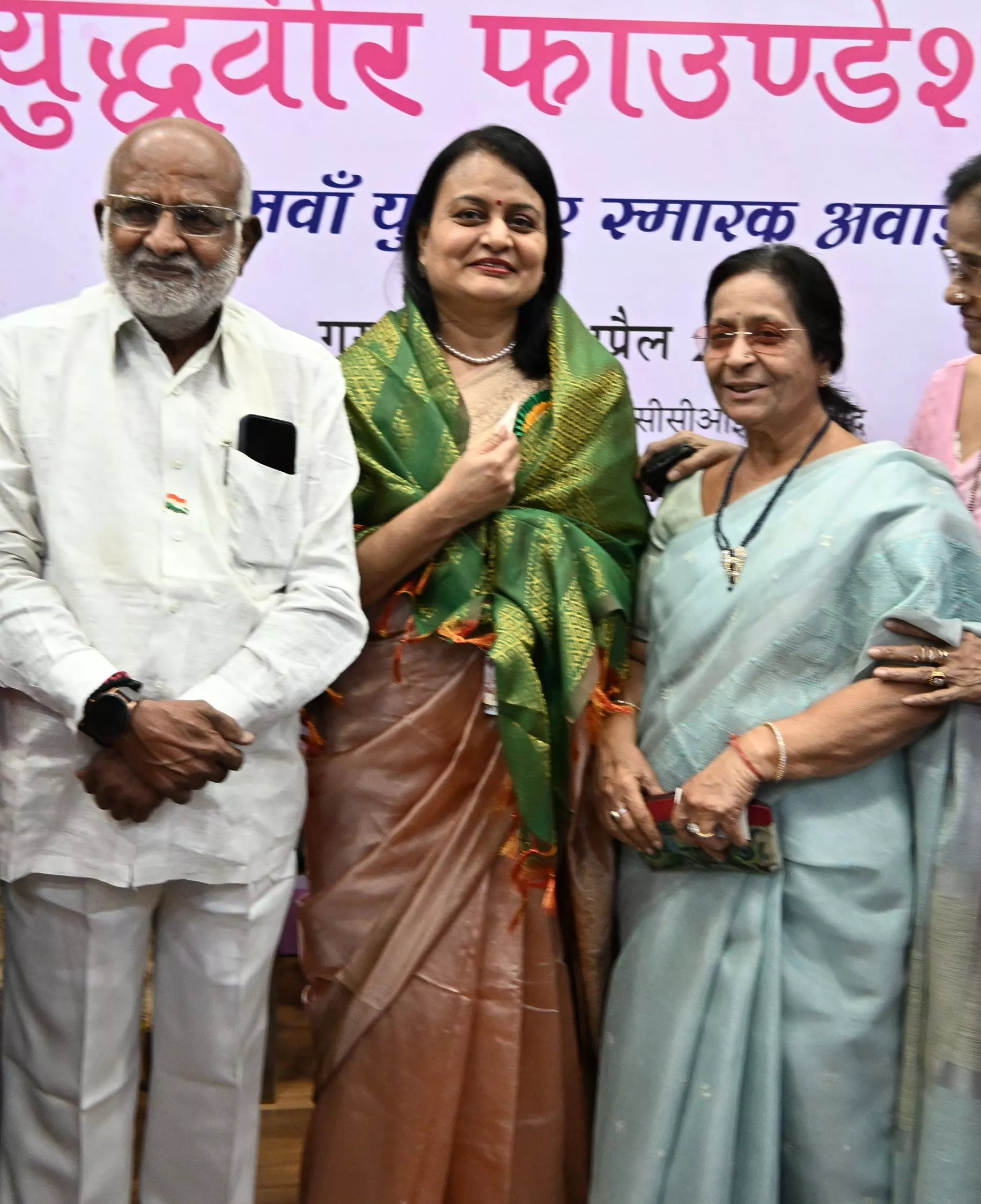 हैदराबाद में युद्धवीर स्मारक अवार्ड 2026 में डॉ. गायत्री पालाट को सम्मानित किया गया, समाजसेवा और पैलिएटिव केयर पर जोर।