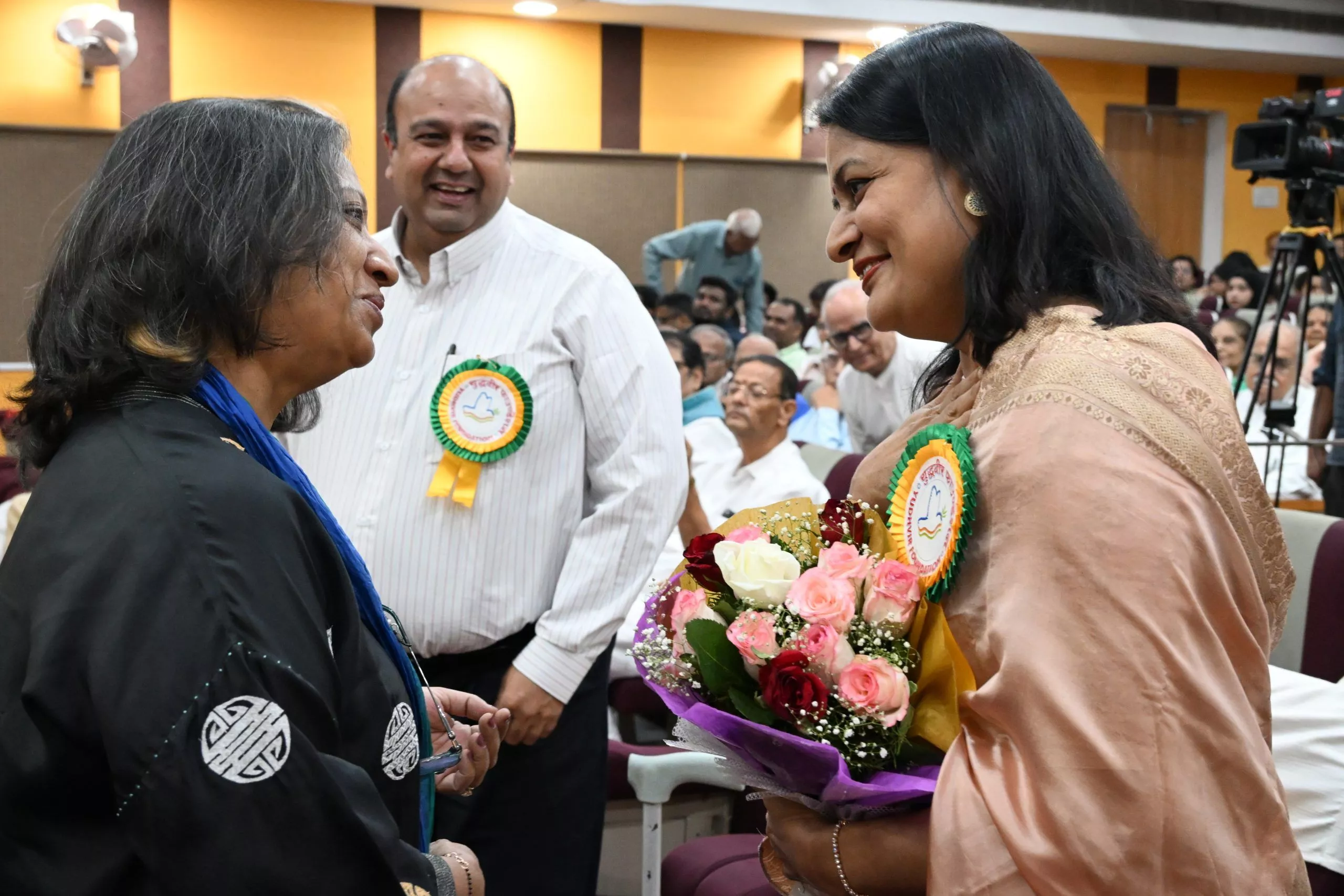 हैदराबाद में युद्धवीर स्मारक अवार्ड 2026 में डॉ. गायत्री पालाट को सम्मानित किया गया, समाजसेवा और पैलिएटिव केयर पर जोर।
