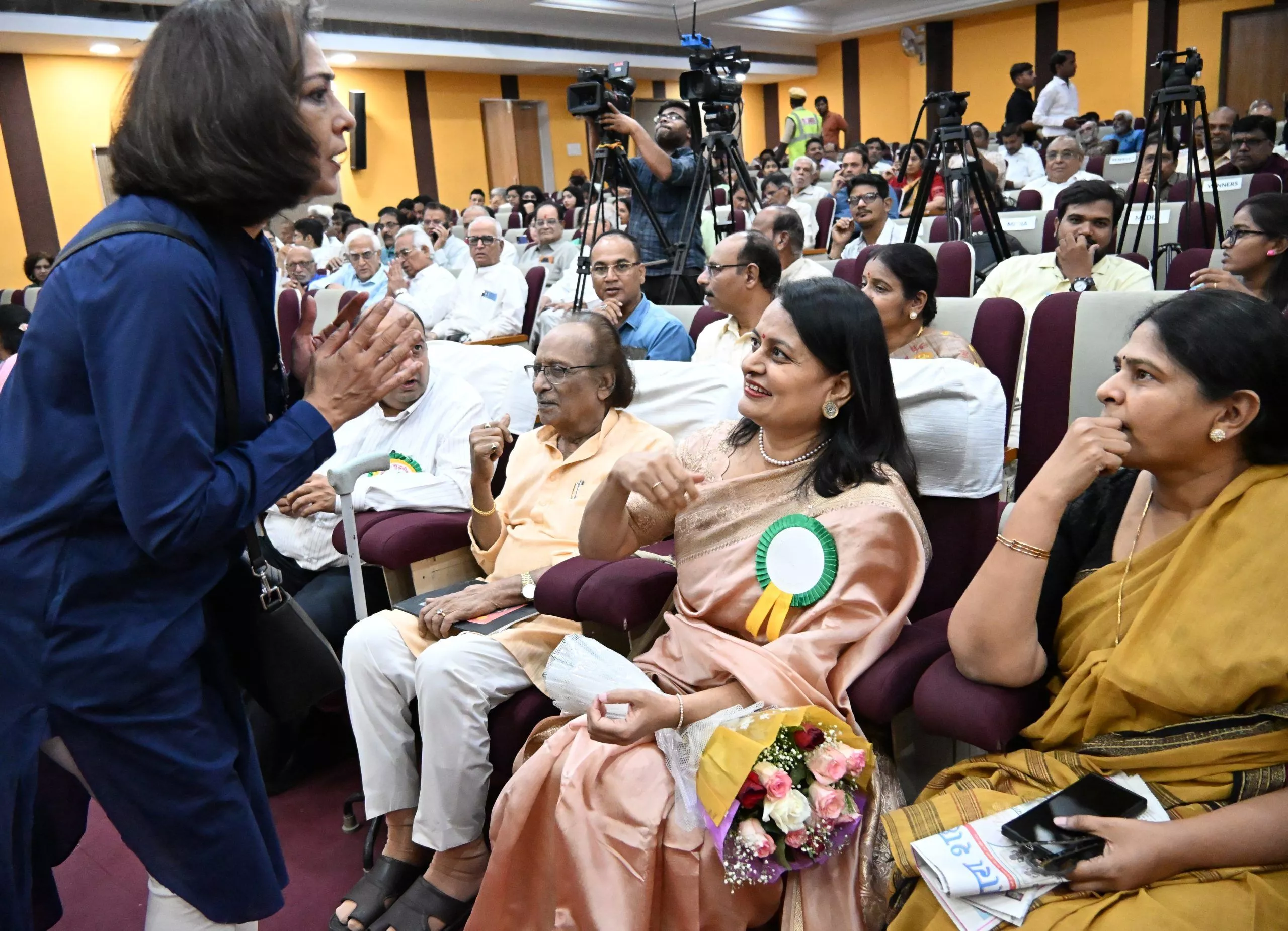 हैदराबाद में युद्धवीर स्मारक अवार्ड 2026 में डॉ. गायत्री पालाट को सम्मानित किया गया, समाजसेवा और पैलिएटिव केयर पर जोर।