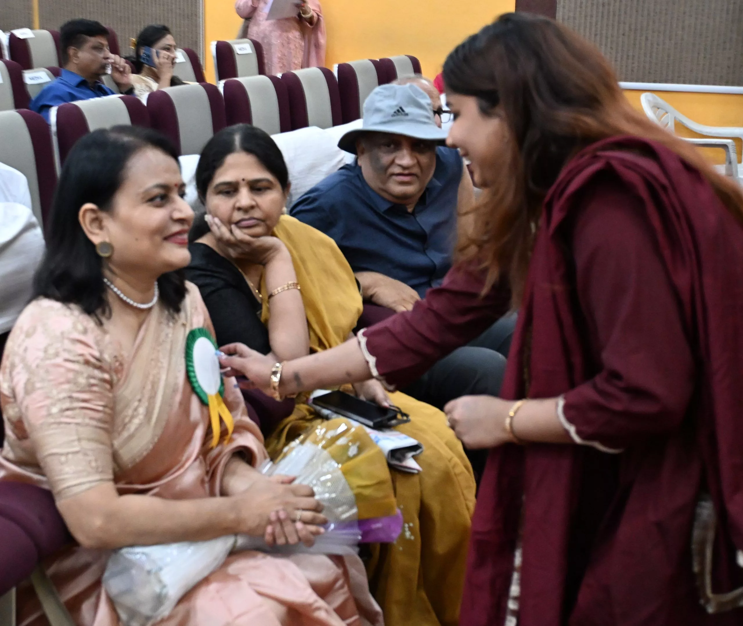 हैदराबाद में युद्धवीर स्मारक अवार्ड 2026 में डॉ. गायत्री पालाट को सम्मानित किया गया, समाजसेवा और पैलिएटिव केयर पर जोर।