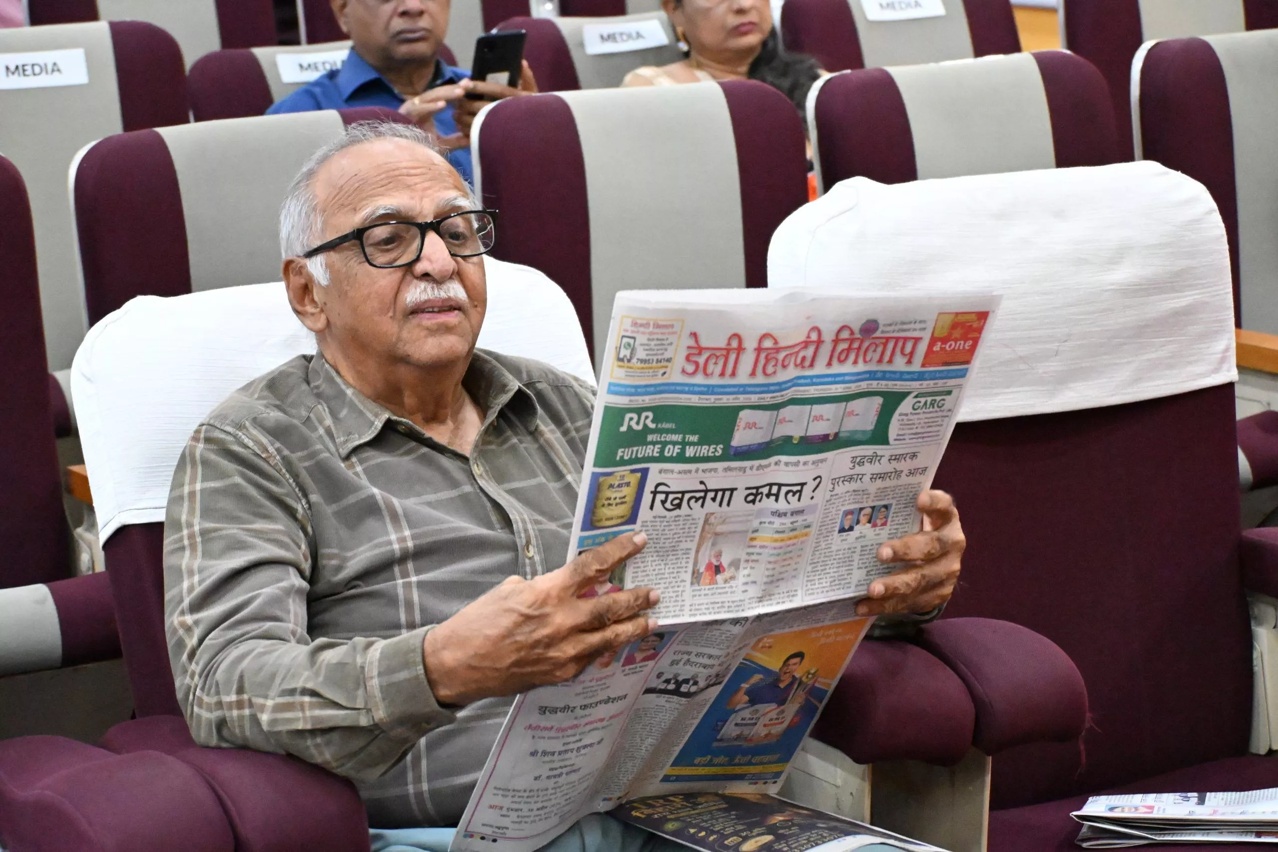 हैदराबाद में युद्धवीर स्मारक अवार्ड 2026 में डॉ. गायत्री पालाट को सम्मानित किया गया, समाजसेवा और पैलिएटिव केयर पर जोर।
