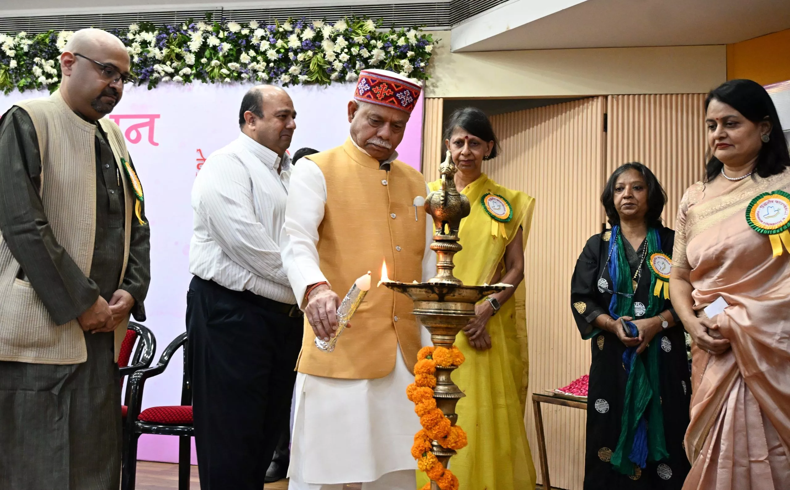 हैदराबाद में युद्धवीर स्मारक अवार्ड 2026 में डॉ. गायत्री पालाट को सम्मानित किया गया, समाजसेवा और पैलिएटिव केयर पर जोर।