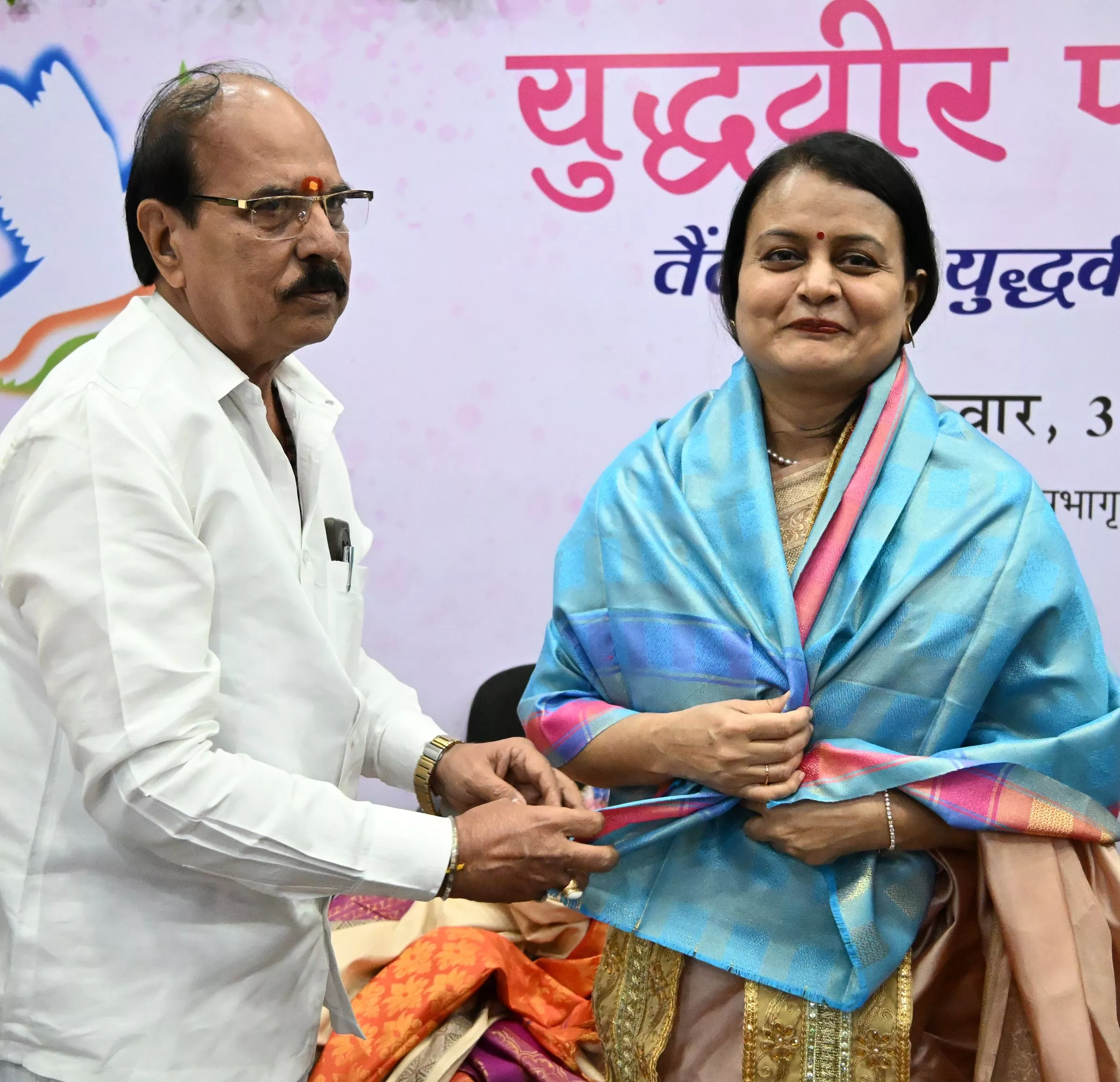 हैदराबाद में युद्धवीर स्मारक अवार्ड 2026 में डॉ. गायत्री पालाट को सम्मानित किया गया, समाजसेवा और पैलिएटिव केयर पर जोर।
