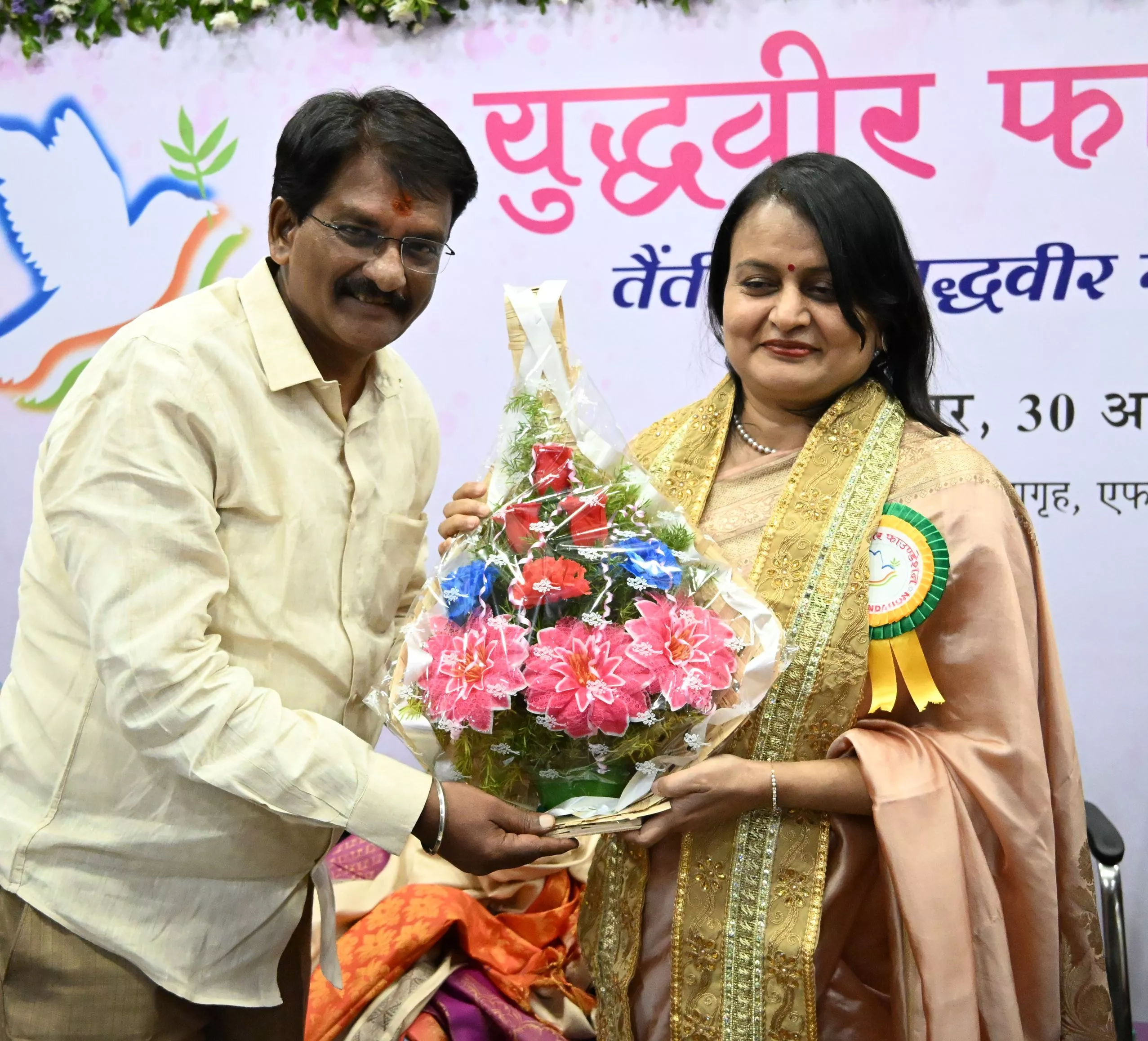 हैदराबाद में युद्धवीर स्मारक अवार्ड 2026 में डॉ. गायत्री पालाट को सम्मानित किया गया, समाजसेवा और पैलिएटिव केयर पर जोर।