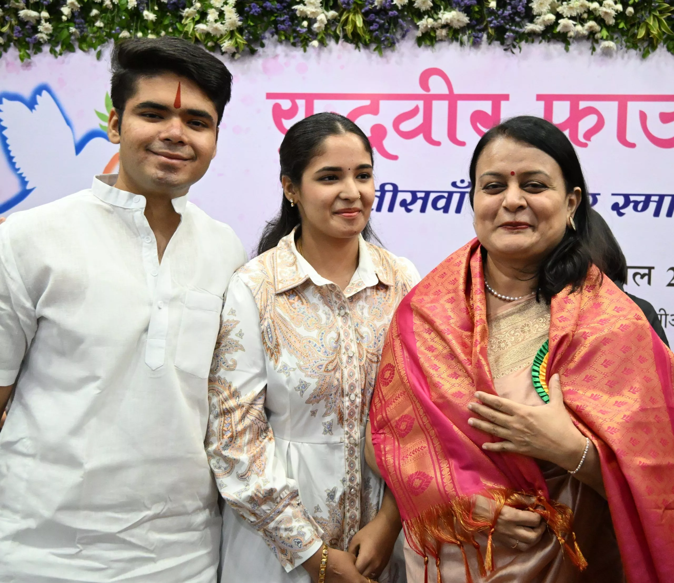 हैदराबाद में युद्धवीर स्मारक अवार्ड 2026 में डॉ. गायत्री पालाट को सम्मानित किया गया, समाजसेवा और पैलिएटिव केयर पर जोर।