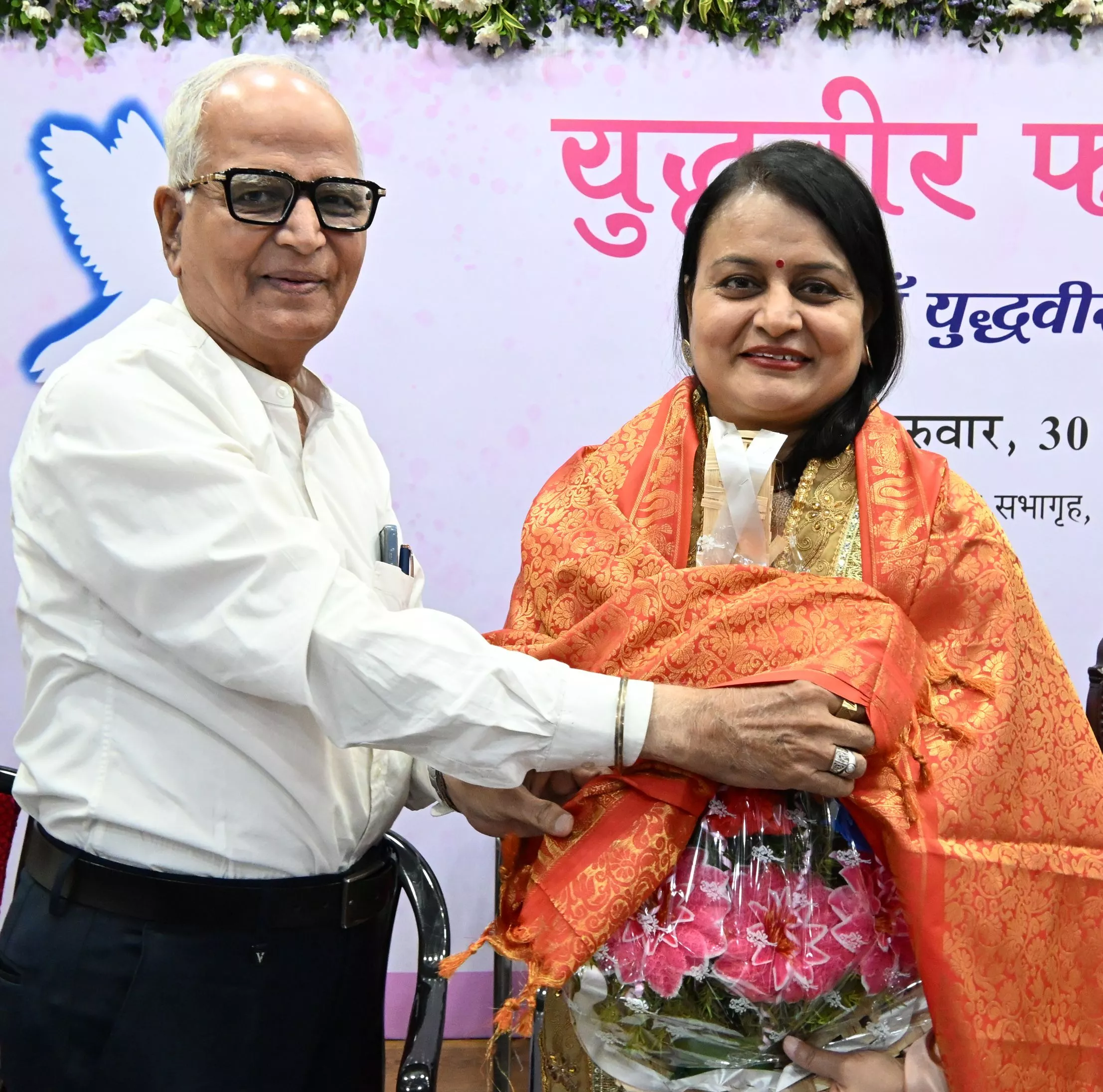 हैदराबाद में युद्धवीर स्मारक अवार्ड 2026 में डॉ. गायत्री पालाट को सम्मानित किया गया, समाजसेवा और पैलिएटिव केयर पर जोर।