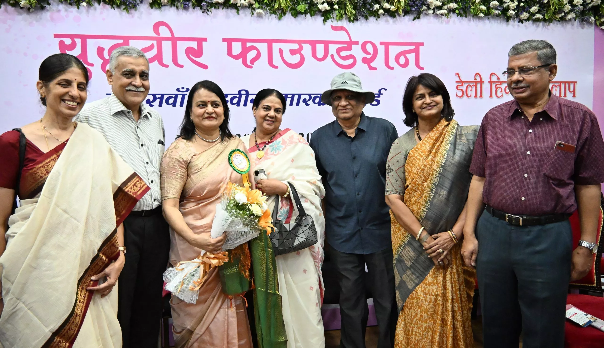 हैदराबाद में युद्धवीर स्मारक अवार्ड 2026 में डॉ. गायत्री पालाट को सम्मानित किया गया, समाजसेवा और पैलिएटिव केयर पर जोर।