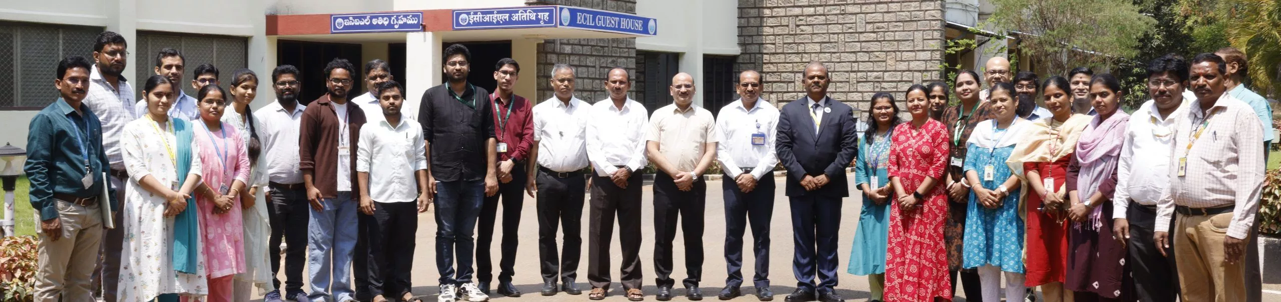 अनुवाद प्रतियोगिता में प्रतिभागियों की भागीदारी