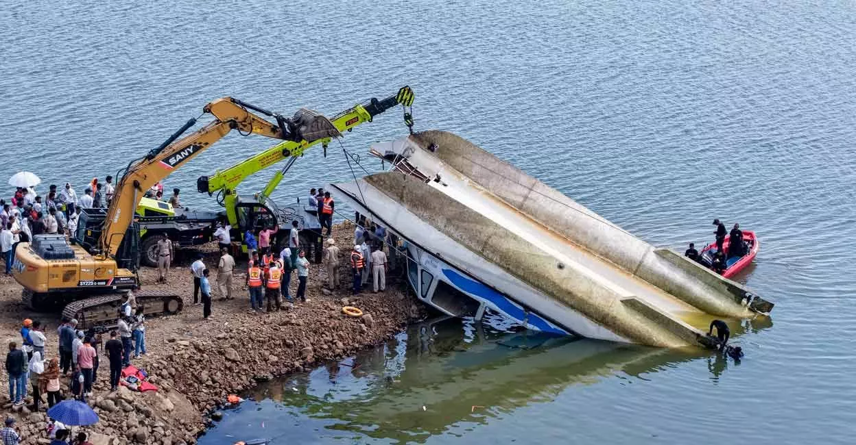 जबलपुर बोट हादसे ने उठाए सुरक्षा पर सवाल