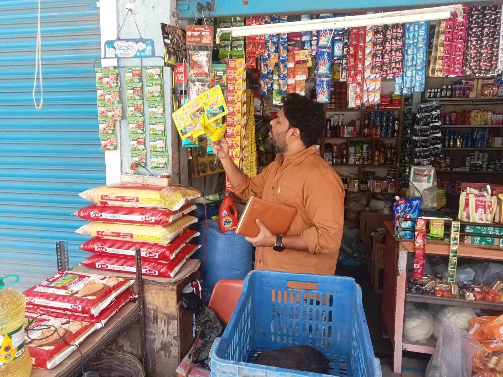 खाद्य सुरक्षा जांच अभियान के दौरान निरीक्षण