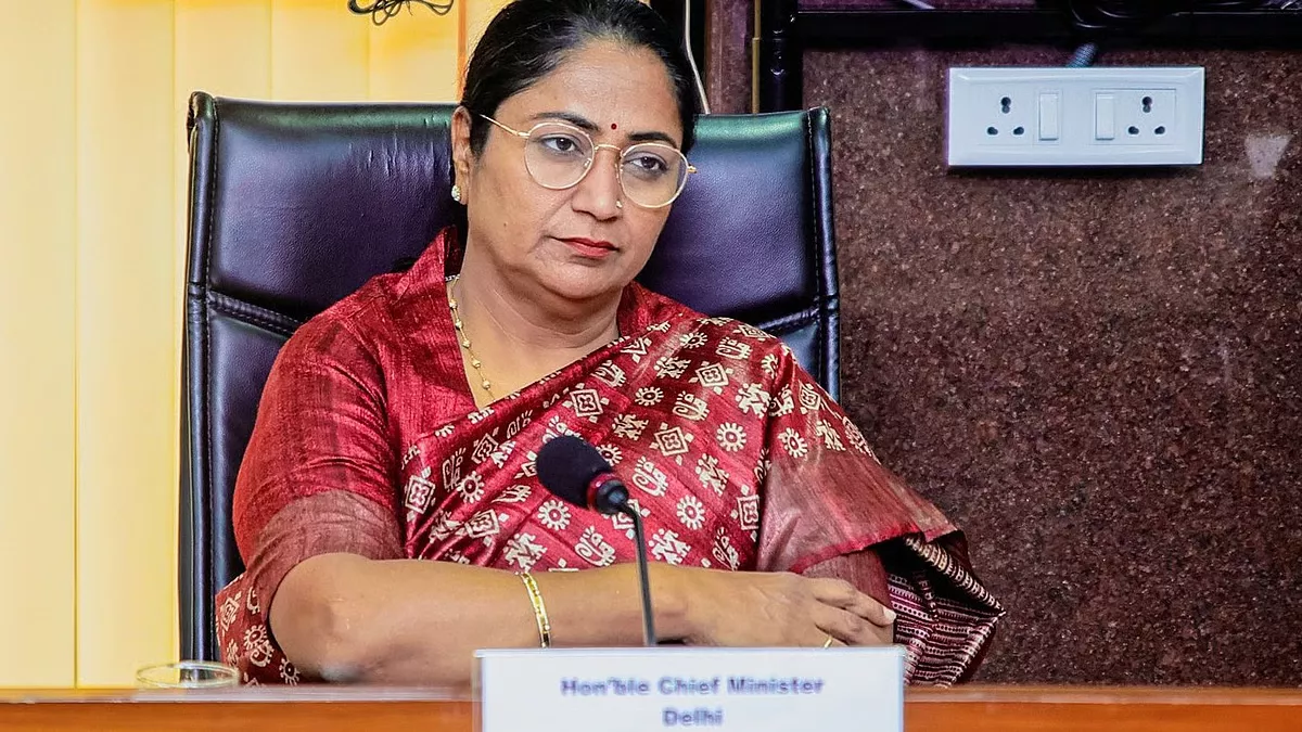 रेखा गुप्ता का निर्देश: शिकायतों का समयबद्ध समाधान