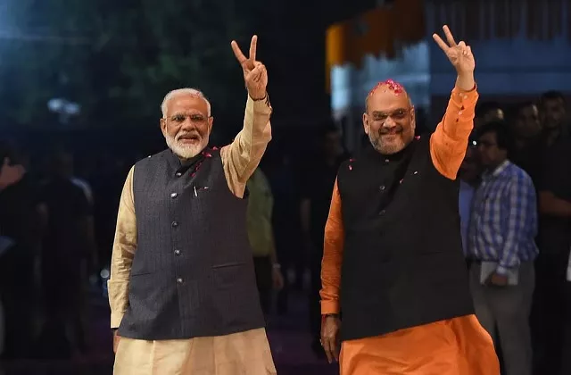 बंगाल शपथ समारोह में मोदी और शाह