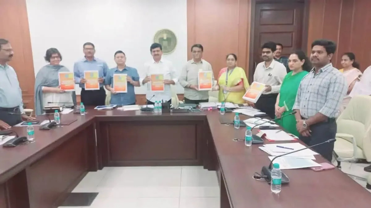 बढ़ती गर्मी से निपटने को प्रशासन की तैयारी तेज स्वास्थ्य सेवाओं और राहत उपायों पर खास ध्यान लोगों को सतर्क रहने और बचाव के निर्देश जारी