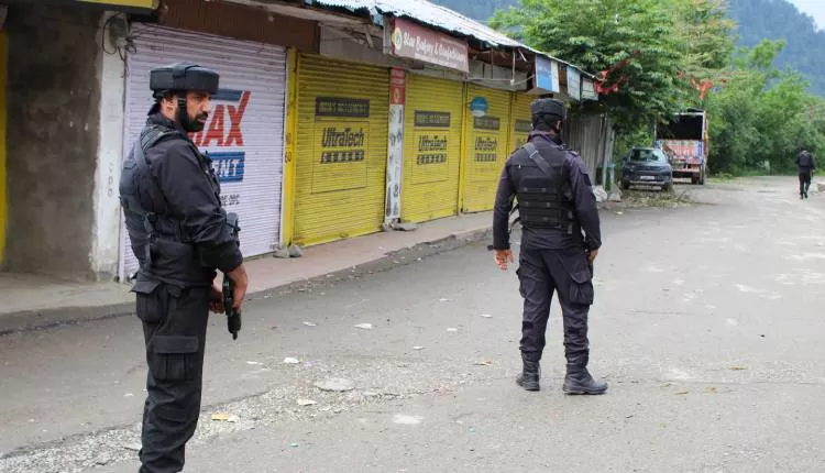 जम्मू सीमा पर DIG ने सुरक्षा व्यवस्था का लिया जायजा